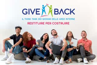 GIVE BACK GIOVANI AREE INTERNE APS