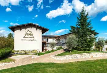 Immagine di CENTRO EVANGELICO ISOLA DEL GRAN SASSO - APS
