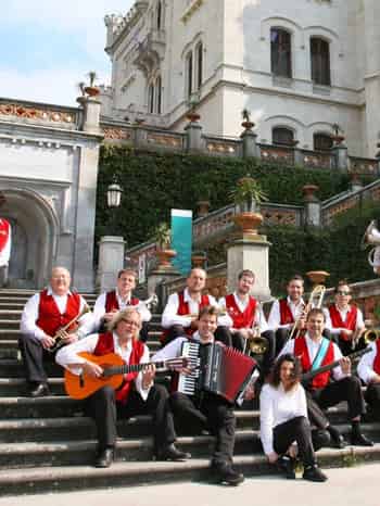 Immagine di ASSOCIAZIONE MUSICALE FOLCLORISTICA TRIESTINA VECIA TRIESTE APS